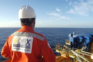 DIAMOND OFFSHORE AMEAÇA RESCINDIR CONTRATO COM OGX