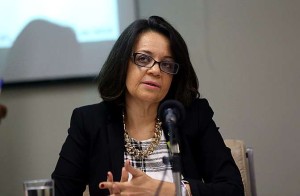Symone Araújo