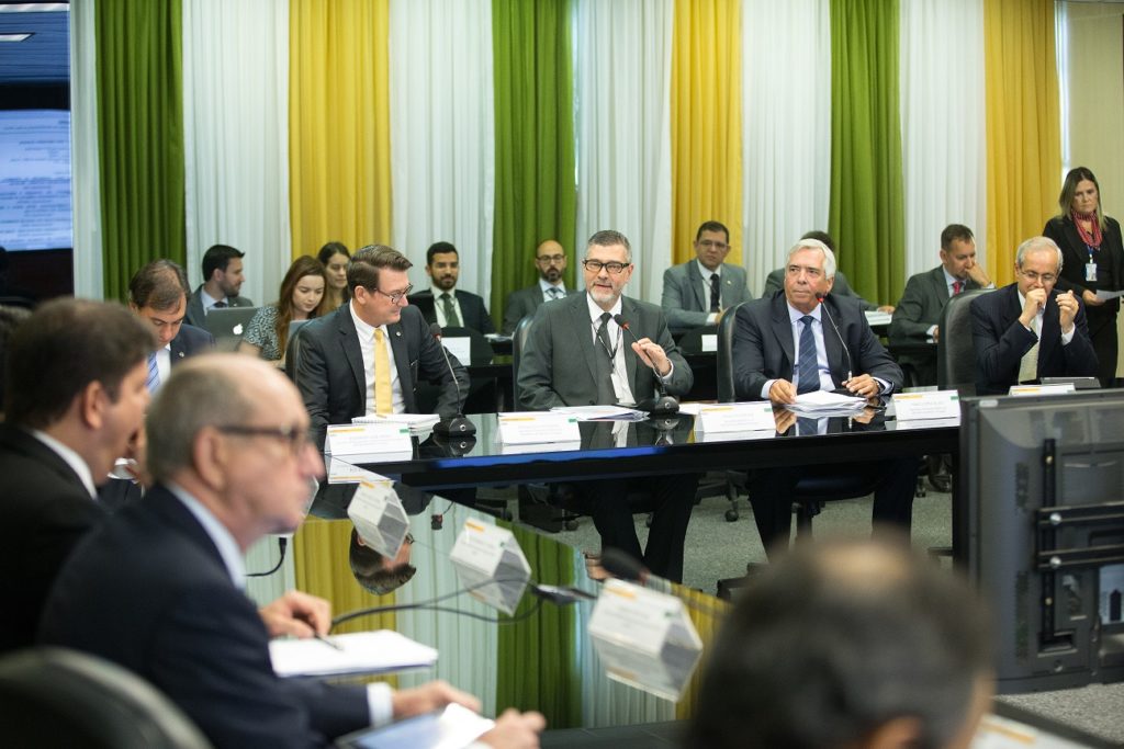 BRASÍLIA-DF, 03/05/2017. Paulo Pedrosa, Secretário-Executivo do MME (ao centro), preside a  180ª Reunião do CMSE. Foto: Saulo Cruz/MME