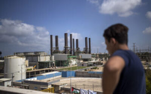 única usina de geração de energia em Gaza depende do combustível de Israel