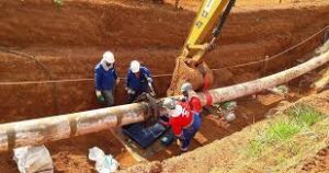 EQUIPE COMBATENDO OS FURTOS EM OLEODUTOS