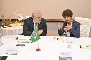 Presidente da Petrobras, Jean Paul Prates, em reunião na CERAWeek 2023, com a CEO da OGCI, Pratima Rangarajan