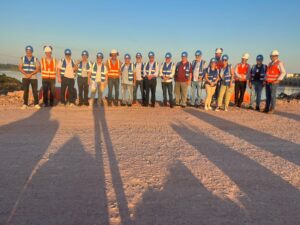 Representantes do FASE durante visita à usina de Jirau