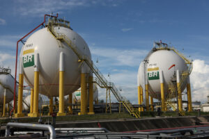 Esferas de armazenamento de Gás Liquefeito de Petróleo (GLP)