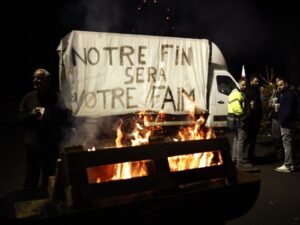 " NOSSO FIM SERÁ VOSSA FOME"