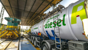 Locomotiva_Vale_abastecida_Diesel R_em_Vitória_ES_Foto2_Crédito_Judeu Marc_Divulgação Vale