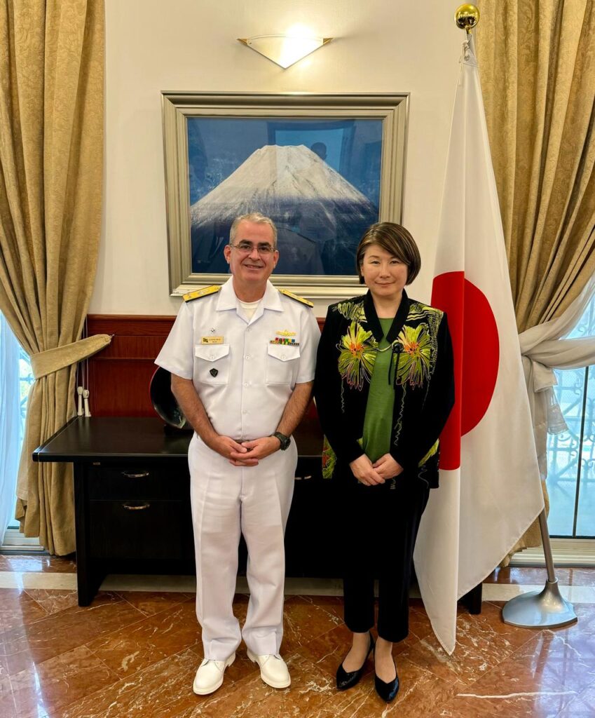 O Almirante Antônio Braz Recebe a visita protocolar do Japão no Reino do Bahrein