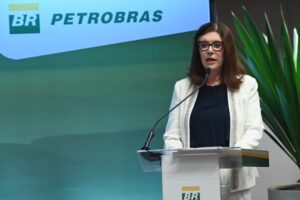 Presidente_Magda Chambriard_Foto2_Coletiva_PE 2050_e_PN 2025-2029_Crédito_Guarim de Lorena_Petrobras