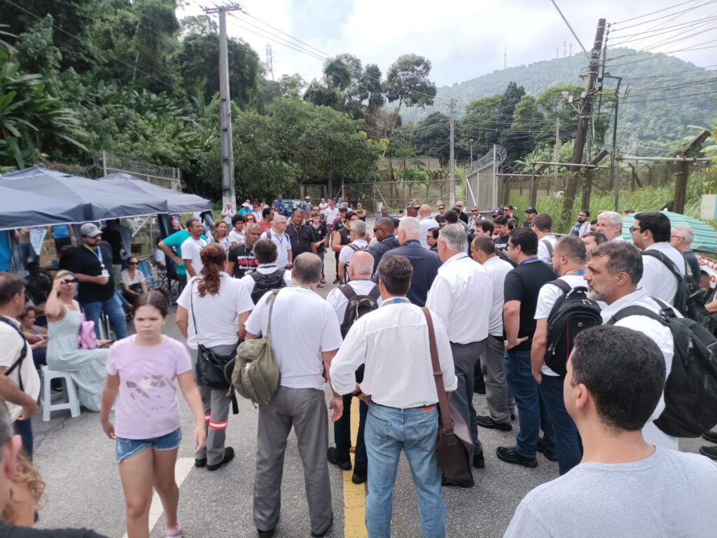 Piquete na Porta das usinas mesmo na Sexta-Feira Santa