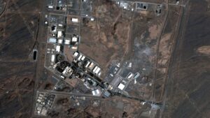 As imagens de satélite confirmam a destruição das instalações de Natanz