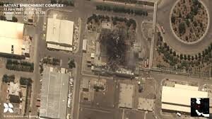 A foto mostra o centro nuclear de Natanz destruído 