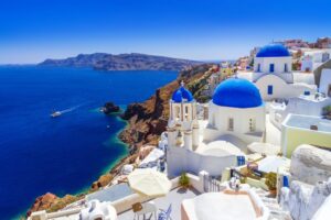 Ilha de Santorini , na Grécia, banhada pelo Mar Egeu