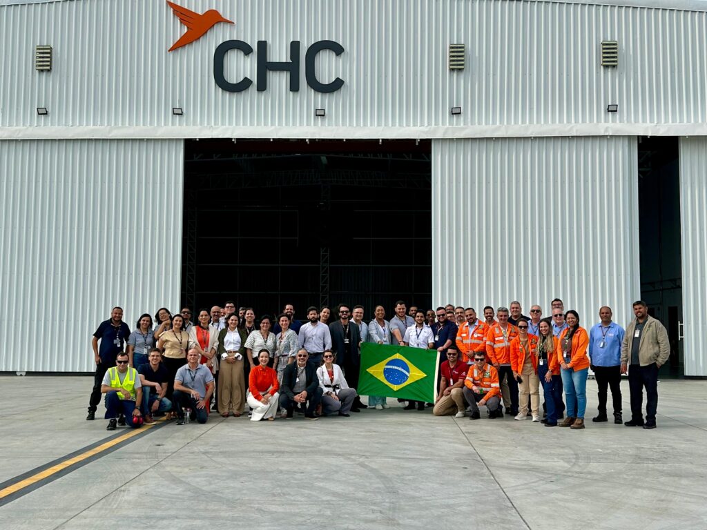 CHC do Brasil - Abertura hangar farol de são tomé_02 - Aline Mendes