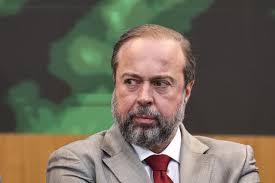 O Ministro Alexandre, padrinho de Bispo, está na linha entre ser o salvador e o coveiro do Programa Nuclear Brasileiro