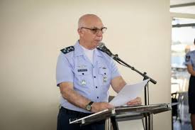 damasceno Coragem para encarar a Turma da Graxa, mas só as palavras e o bolso vazio não convenceu a todos