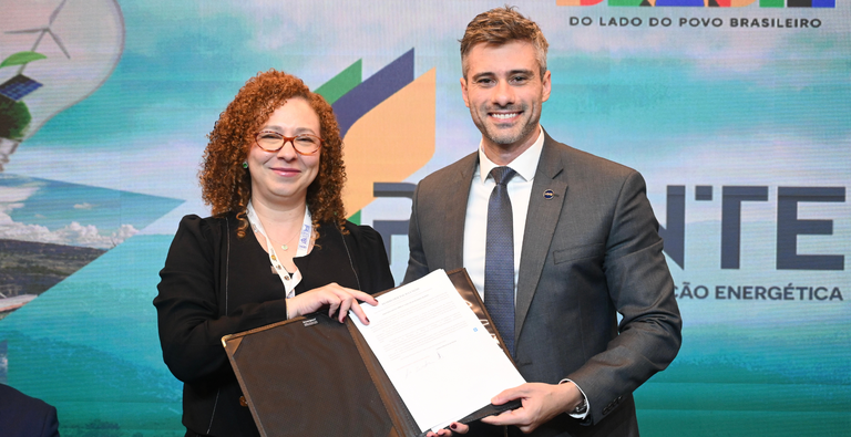 A secretária de Transição Energética e Planejamento do MME, Lorena Perim, e o secretário executivo da pasta, Gustavo Cerqueira Ataíde