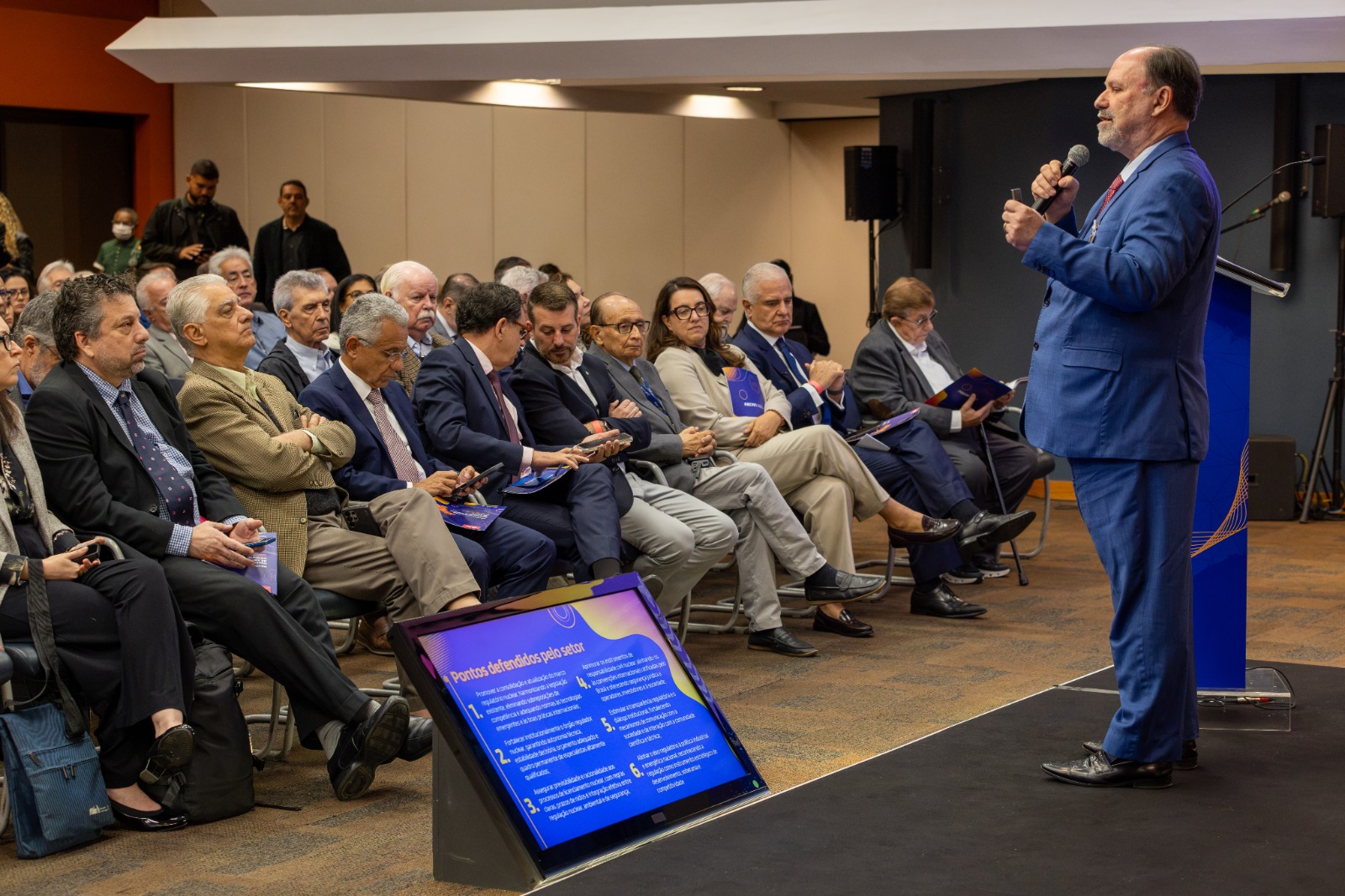 REPRESENTANTES POLÍTICOS E MEMBROS DA INDÚSTRIA RECONHECEM O PAPEL ESTRATÉGICO DA ENERGIA NUCLEAR PARA O FUTURO DO BRASIL E DO RIO DE JANEIRO