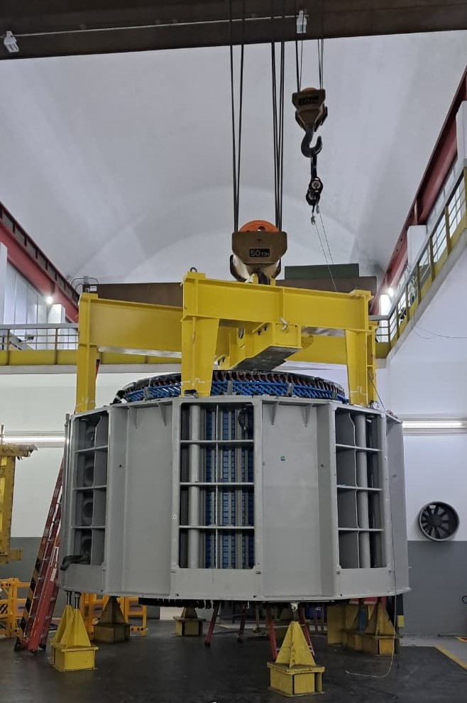 A COPEL RECEBE O ESTATOR GIGANTESCO QUE SERÁ USADO NA MODERNIZAÇÃO DA USINA HIDRELÉTRICA PARIGOT DE SOUZA, NO PARANÁ