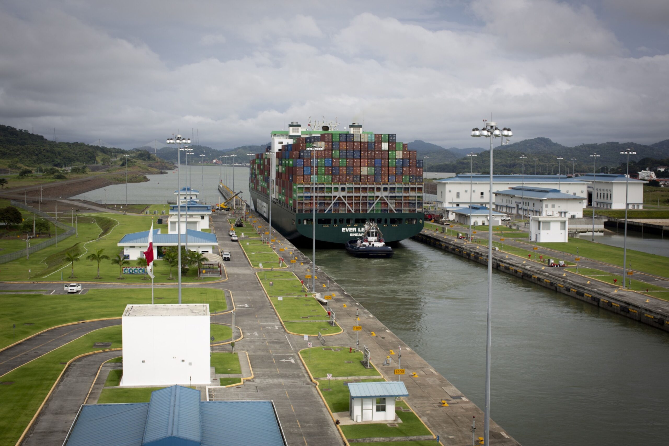 EL NIÑO PROVOCA SECAS E AFETA ROTAS MARITIMAS DE GNL, AMPLIANDO EFEITOS DA INTERDIÇÃO DO ESTREITO DE ORMUZ
